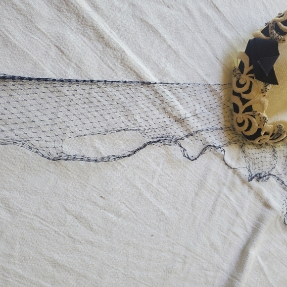 Famous Barr Co. Vintage Veiled Tie Hat - Picture 12 of 12